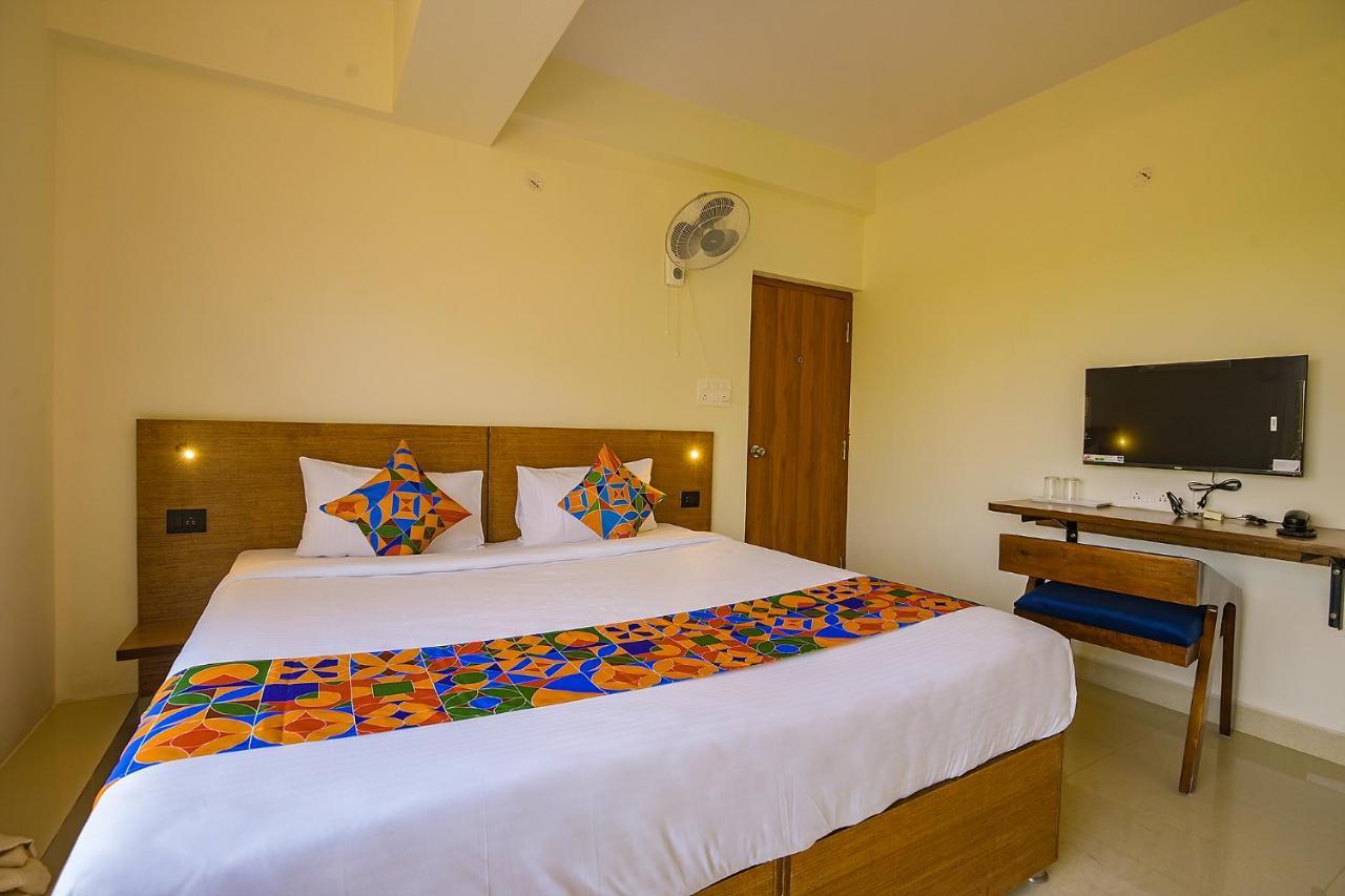 Fabhotel Gr Lake View - Btm Layout 班加罗尔 外观 照片