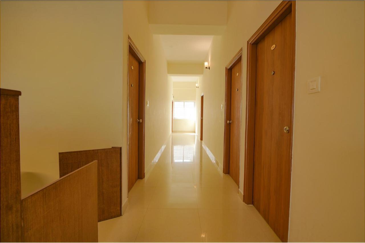 Fabhotel Gr Lake View - Btm Layout 班加罗尔 外观 照片