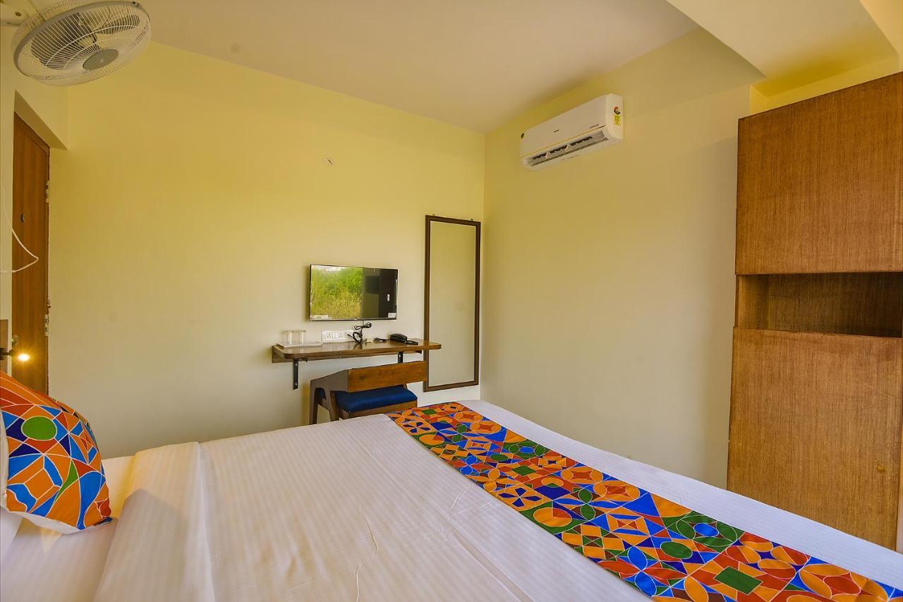 Fabhotel Gr Lake View - Btm Layout 班加罗尔 外观 照片